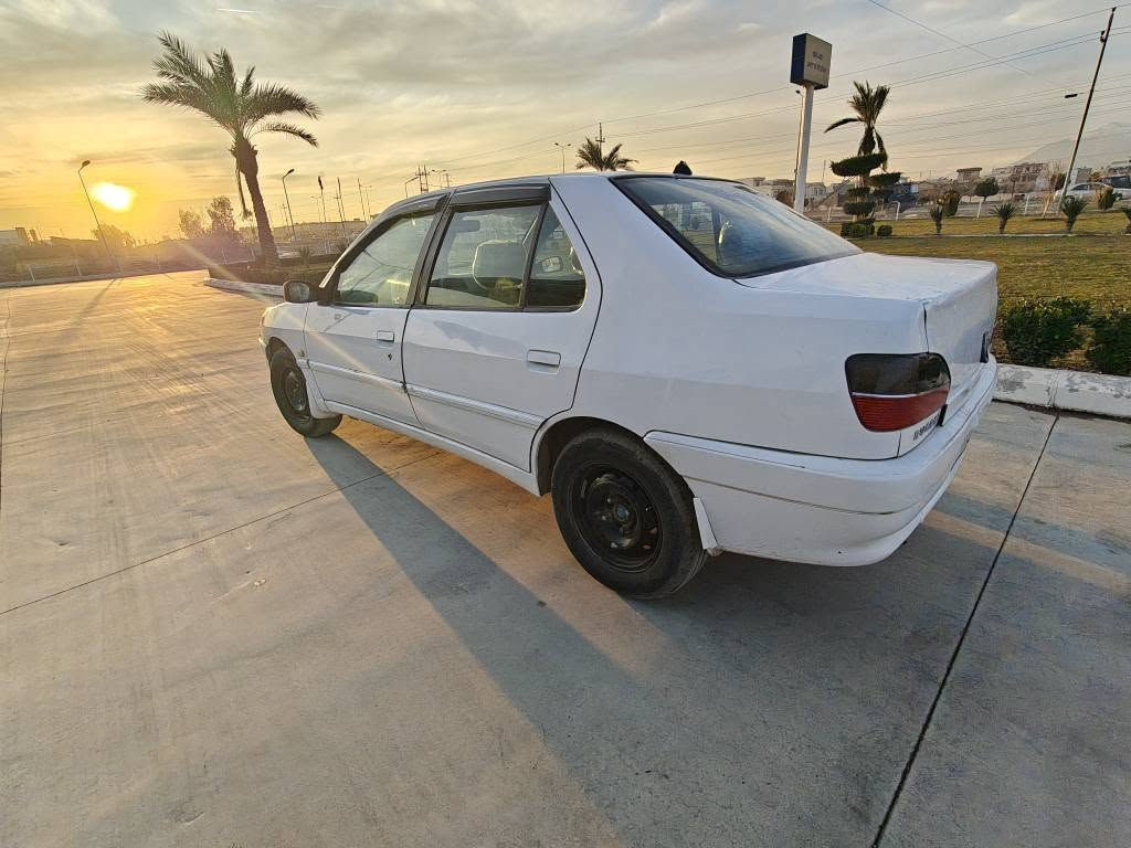 بیجۆ فەڕەنسی 306
مۆدێل2002،دەعم ولێدران وەرگەڕان موس وبڕاوە بەشەرت 
گێر مەکینەو تونندوتۆڵی بەشەرت ،کارە بایی بەشەرت 
سەیارەکەدووپارچەی پێشی بۆیاغە بێ ناوگرتن 
گەرمی وکارەبای ولایت وفڵچەوپاوەری بەشەرت 
چوارتایەی مناسبی لەژێرە ،نرخی15گەڵاومعامەلەیە
ناونیشان چوارقوڕنە 
***********ڤیبەرو وەتسئەپی لەسەرە رانية, السليمانية
