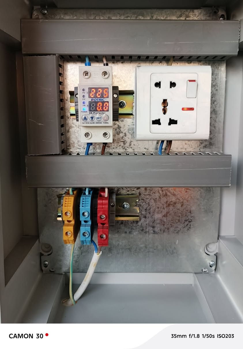 تم تجهيز احد الزبائن بورد حمايه و شحن سياره   PyD  السعر مع التوصيل داخل بغداد ٥٠.٠٠٠ فقط
للطلب ....... 
*********** اتصال. واتساب
*********** اتصال
