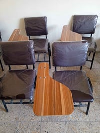 استولات مدرسية للبيع العدد ٥٠   جدد بنايلون ستعمال قليل سعر الواحد ٢٥ا...