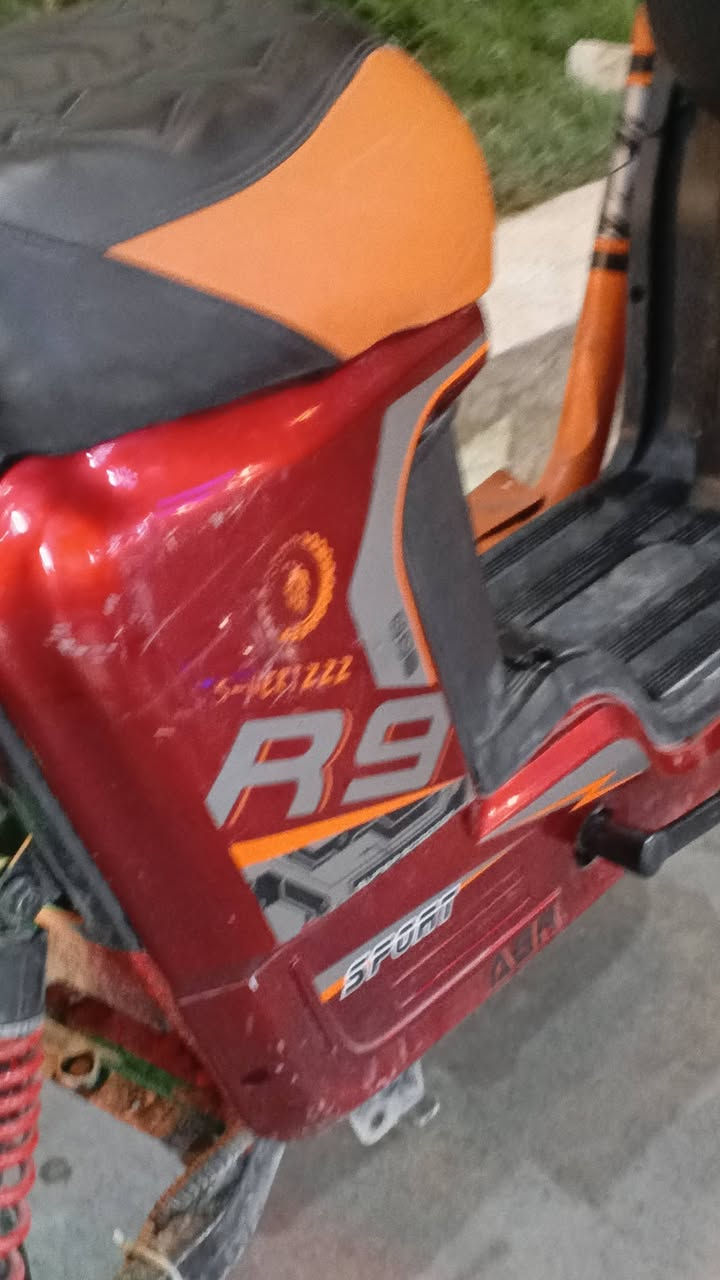 سلام عليكم للبيع ار 9 موديل 25 كل شيء بيه بلادي السعر350 بمجال هذا رقمي***********
