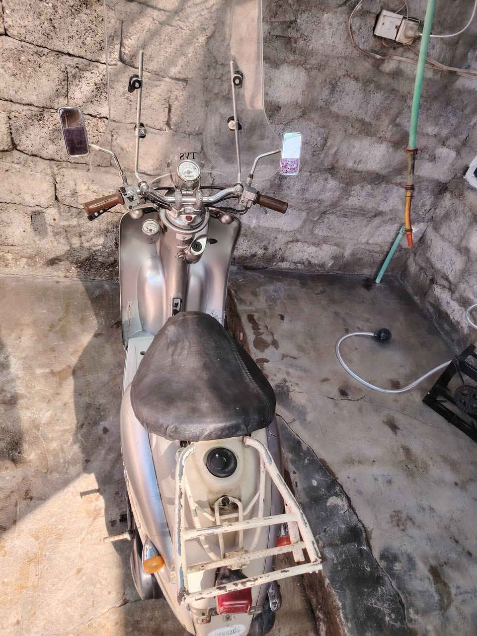 سلام عليكم شباب ماطور عبد الحليم للبيع مبدل بستن فقط شاصي شرط واهيرمنيا كلها شغال نكره سلف الماطور نضيف حيل سعر 350 أو بي مجال شي قليل المو شراي لا يكسر بي عنوان موصل أيسر كوكجلي ***********
