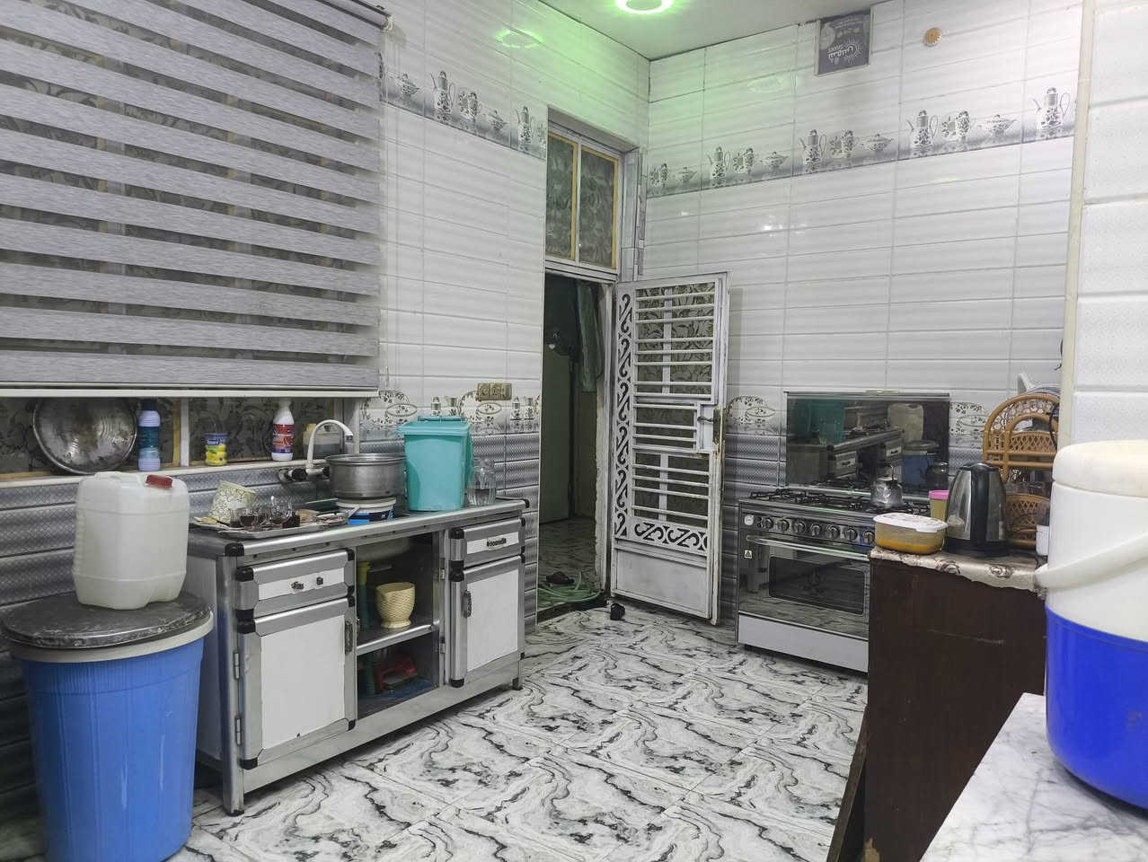 ***********دار للبيع 150 متر بالقادسيه ركن مطلوبه اسكان سعره ب 70 وبه مجال تسديد الاسكان على المشتري مطلوب 41 تسديد الشهري 213
