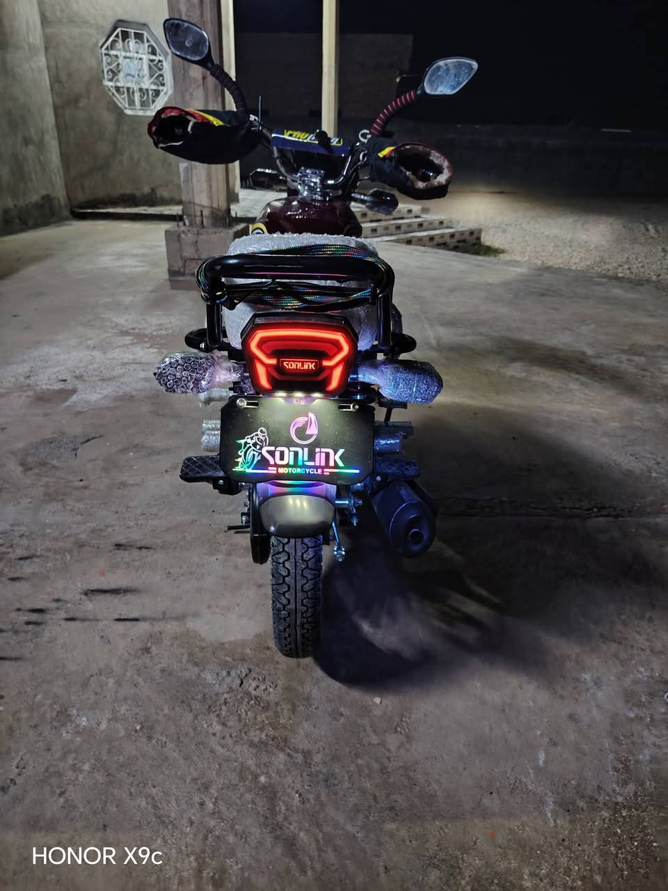 السلام عليكم خوان دراجه سولنك محرك 200موديل 25البيع او مراوس حسب القناعه سويجات 2بصمات ثنين *********** مرخصت لادمن مكان قضاء رمانه
