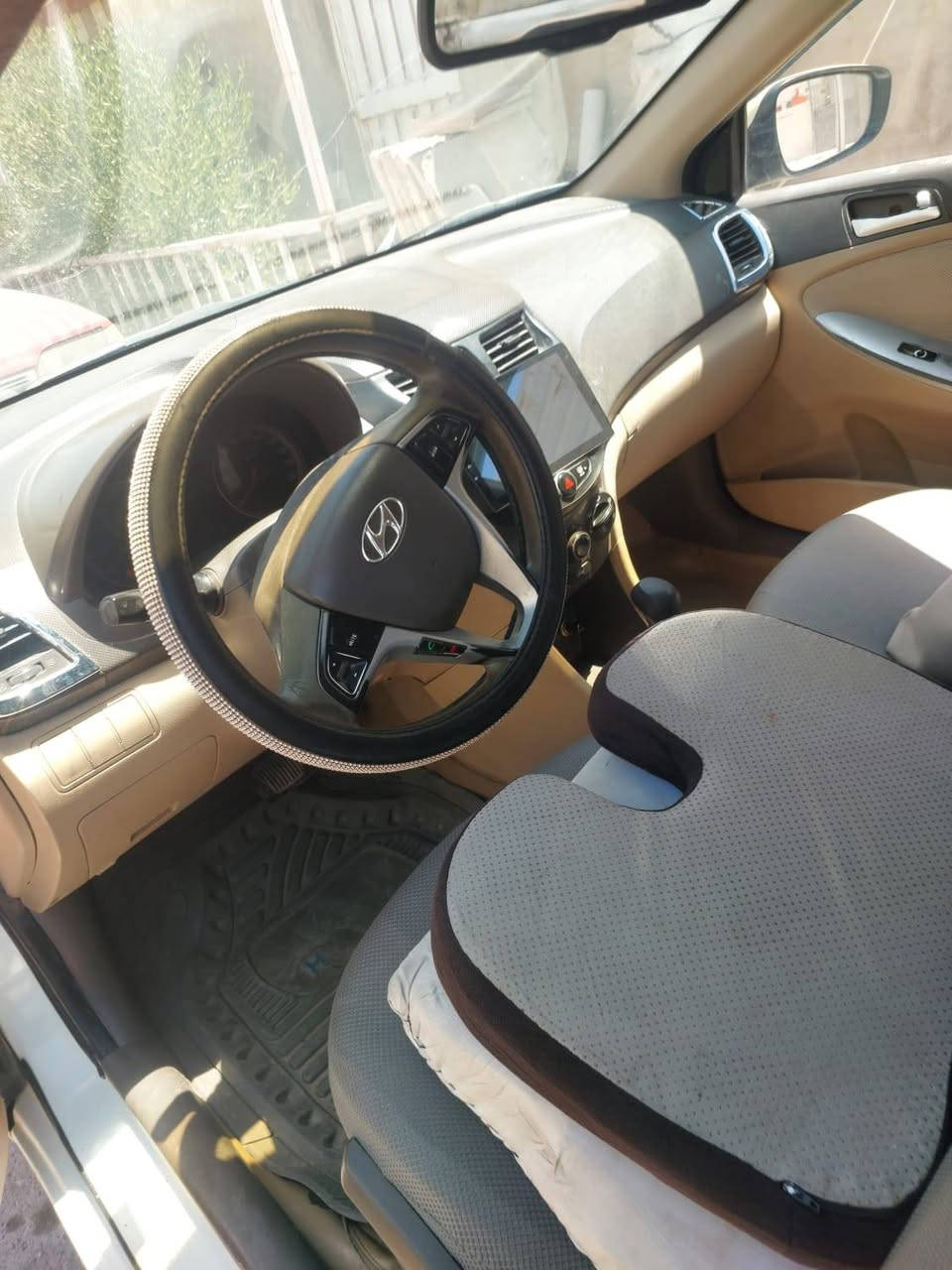 السلام عليكم
اكسنت للبيع موديل 11 السعر 71

محرك 1600 قطرتين

وارد خليجي فول مواصفات بانوراما

بيهة صفحة مصبوغة بس الضرر جاملغ خلفي وامامي وصابغين صفحة يرادلهة صدر امامي وخلفي لان تعبان ورادلهة ترتيبات  السيارة مال مرة موضفة امي تحويل ثاني يوم متوازين عل بيعة
***********
