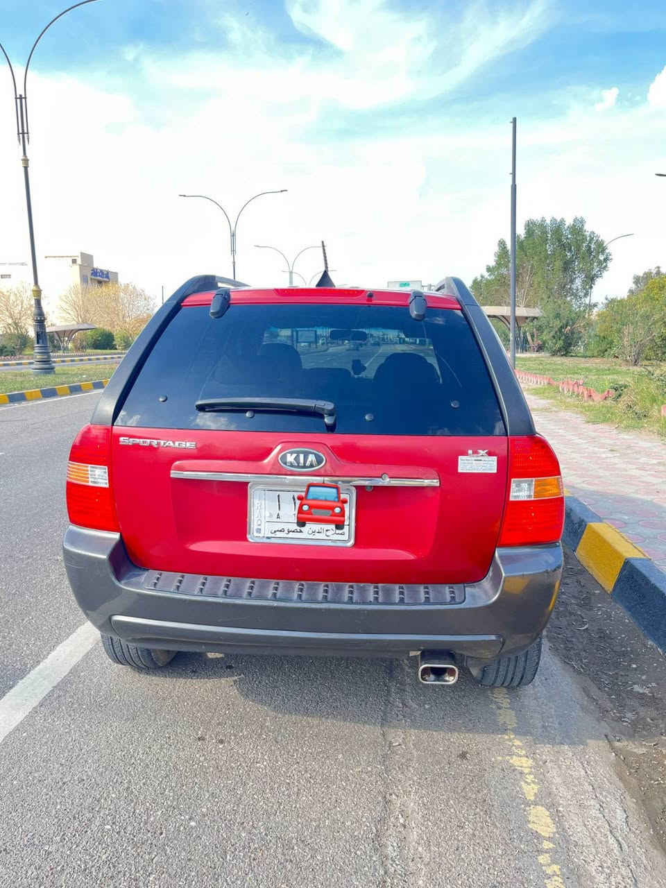 🚗 كيا سبورتاج 2007 وارد أمريكي كلين
✅ محرك 2000 
✅ أوتوماتيك
✅ دفع أمامي
✅ بدون حادث أو صبغ
✅ ممشى 205 ألف ميل
✅ رقم صلاح الدين خصوصي
✅ تكييف ممتاز ومحرك وقير بحالة جيدة
✅ جاهزة للسفر والاستخدام
💵 المطلوب 120 ورقة قابل للتفاوض بعد المعاينة
الاتصال ***********
