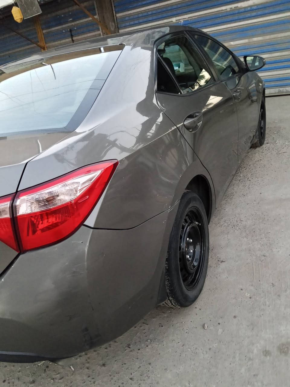 كورلا موديل 2018 تبريد خير من الله السياره بيها 3قطع جاملغ وبنيد من امريكا وباب السايق بعده مامصبوغ  LE بدون دواخل السياره حلوه السعر 110 وبيها مجال قليل غير متواجد ع فيس بك رقم الهاتف ***********
