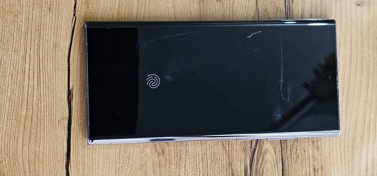 سامسونج Galaxy S22 Ultra، 
نسخة الشرق الأوسط، دبل شريحة، 
سعة  الذاكره256 جيجابايت،
 يدعم شحن سريع بقدرة 45 واط.
السعر 500
للامانه مبدل ظهر وشخطين بل شاشه باقي   موجوده  بل صور


**إذا كنت صاحب هذا الإعلان وتريد حذفه لأي سبب، رجاءا أرسل رسالة إلى الدعم الفني**