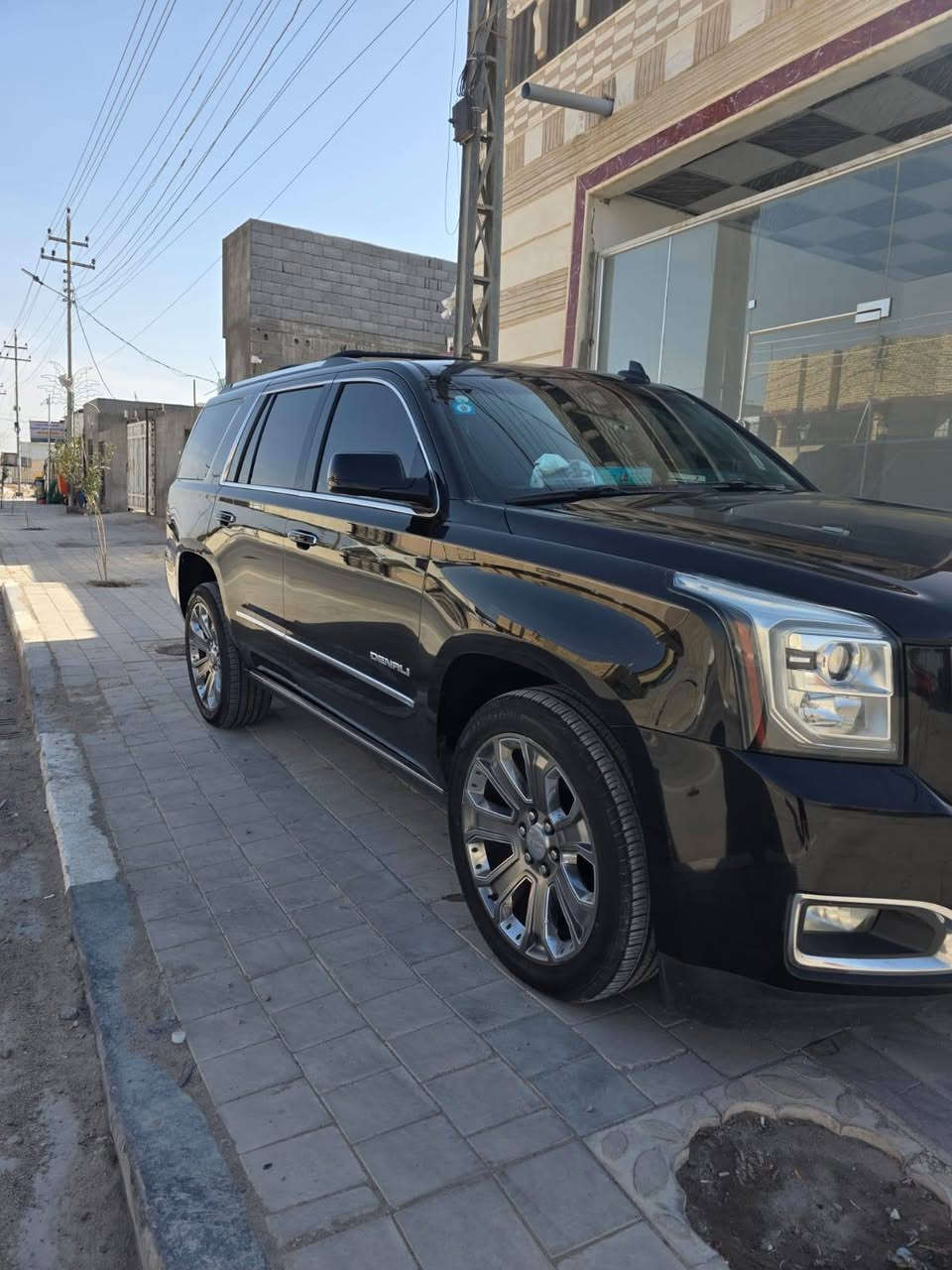 السلام عليكم من رخصه الادمن جمسي دنلي فول واحد عل واحد 
مديل 2016 
دخول جديد كتاب ضباط بسمي 
جاهزه من كلشي 
بدون حادث كصيتها كفاله طلع بيها كلير باب فقط 
سعر 335
للستفسار ‏‪0770 327 8635‬‏
