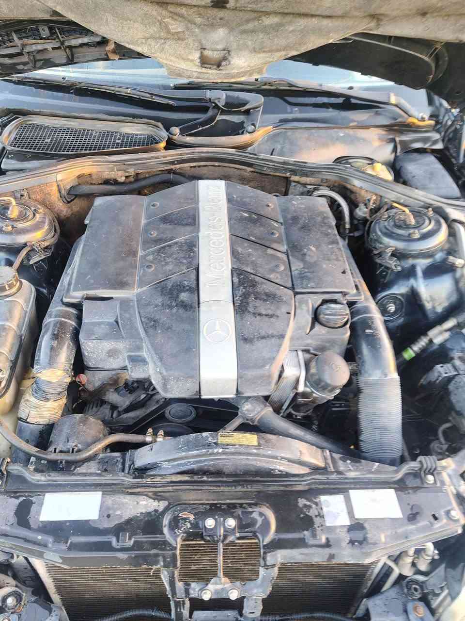 مرسيدس غواصة موديل 2000 للبيع اصوليه وسعره مناسب تحتاج ترتيب سعره 63 ورقة وبيه مجال بسيط  مكينة 6 
للاستفسار الاتصال ***********
