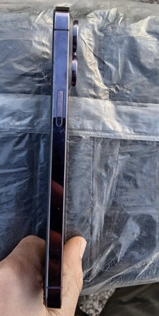 سلام عليكم 14 برو مكس ذاكره 512 جهاز نضيف بس فطر بل ضهر بصيط كلش جهاز AAA اريد مراوس اس24 حسب قناعة مكان جسر دياله قديم رقم /***********
