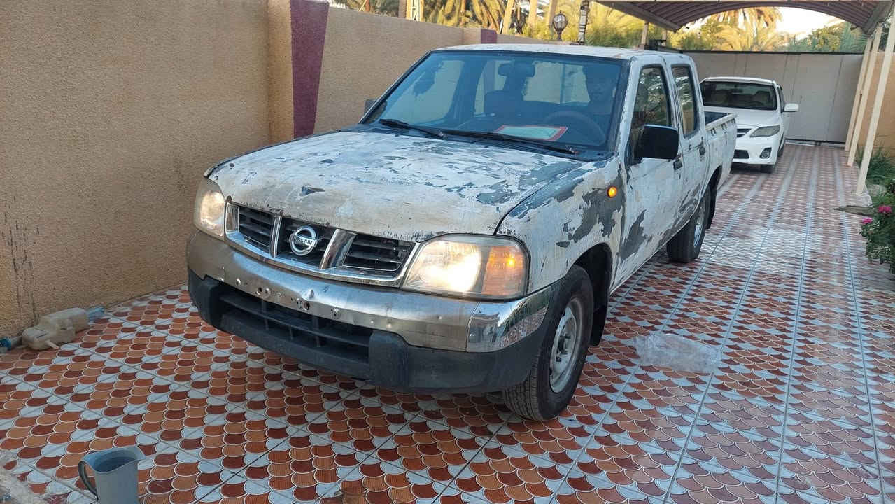 السلام عليكم
بيكب نيسان ٢٠٠٩ دبل قمارة 
داخل ماروني 
سيارة مزاد وزارة الداخلية
بيها محضر استلام 

السيارة محتاجة صبغ وشوية تفاصيل 
كير ومحرك مكفولات 
تبريد شغال 
كهربائيات شغالة
تخم تاير 
مكانها ديالى الغالبية 

***********

