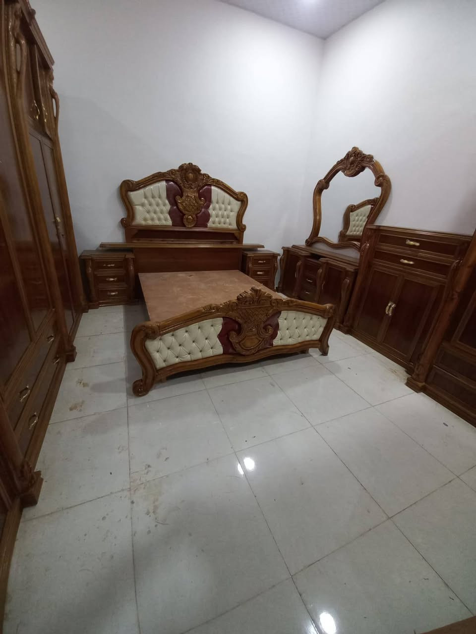 للبيع السعر مليون و550 للاستفسار ***********في قضاء الرمانه
