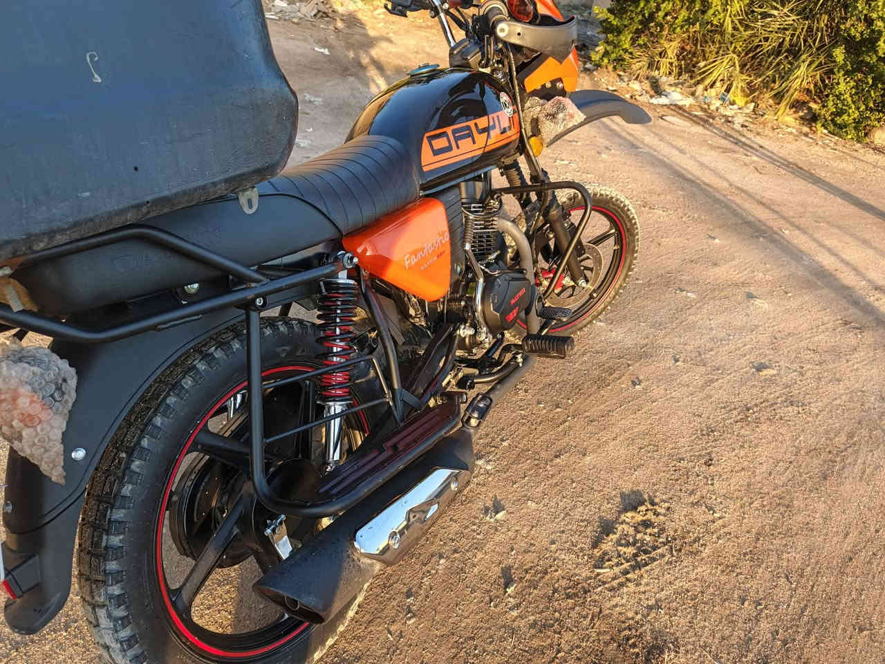 سلام عليكم دراجه دايون للبيع موديل 2025  دراجه رقم أربيل لوحات ثنين انكليزي دراجه اخت الزيرو ماشيه 150
ويل 18 محرك 200 سعر2350 وبيها مجال
مكاني النجف مكلف بنشر
موجود تصال وتساب ***********
