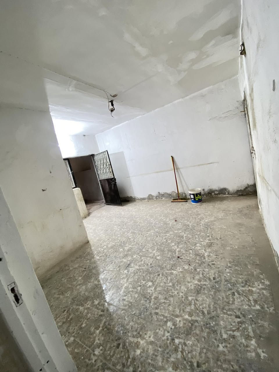 🏘️ / دار للايجار مسـاحه (٢٢٠)م 

1️⃣ طابق الاول / غرفه نوم ٢ . مطبخ . مجمع صحيات . استقبال  . 
هول . كراج سياره . حديقه 
2️⃣ طابق الثاني / بيتونه . سطح 

📍 الموقع / شارع ٦٠ قريب شارع العام                              

للأستفسار ☎️: (***********)
