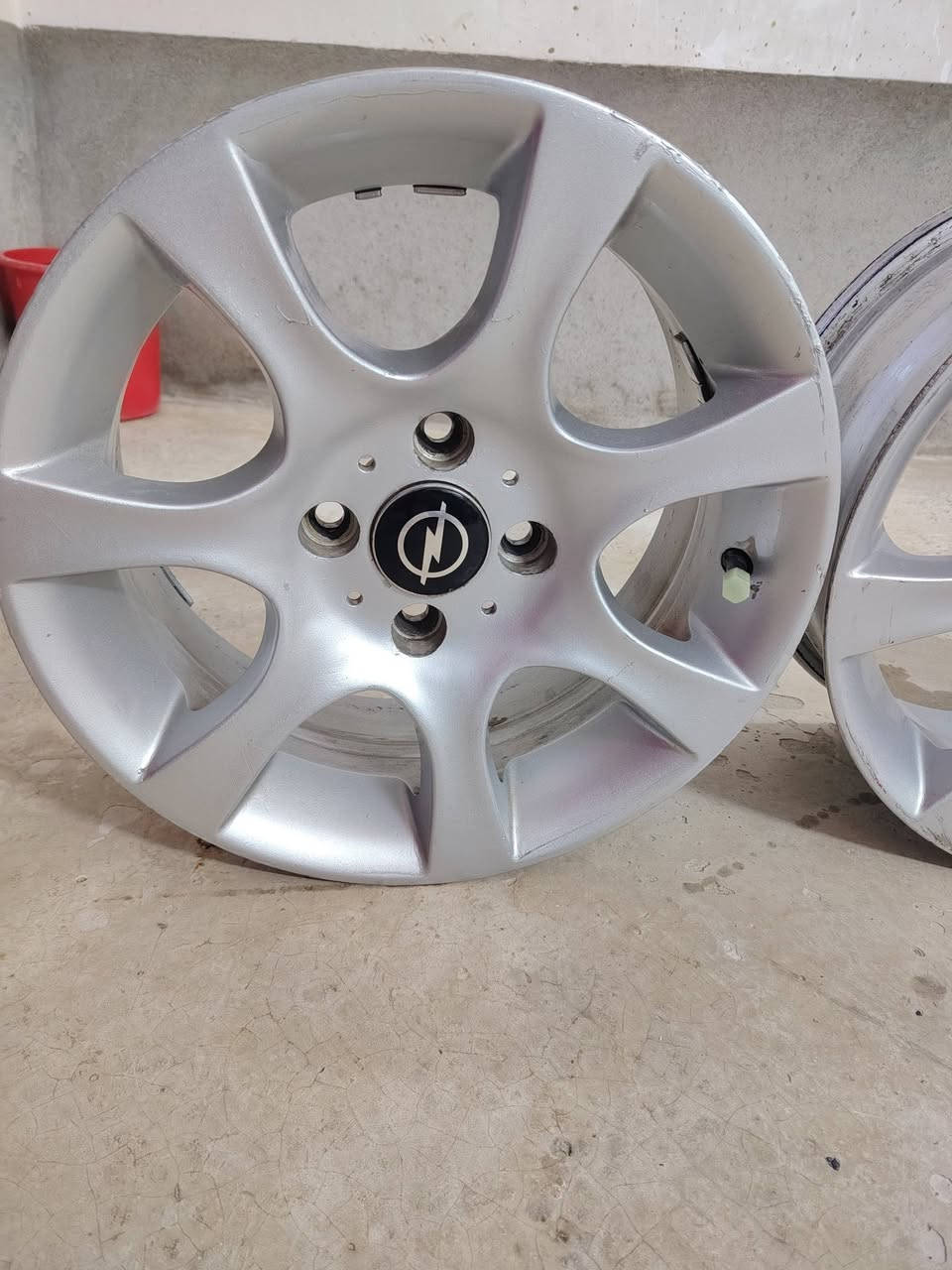 بس للبيع السعر ١٥٠ الف *********** بي واتساب
