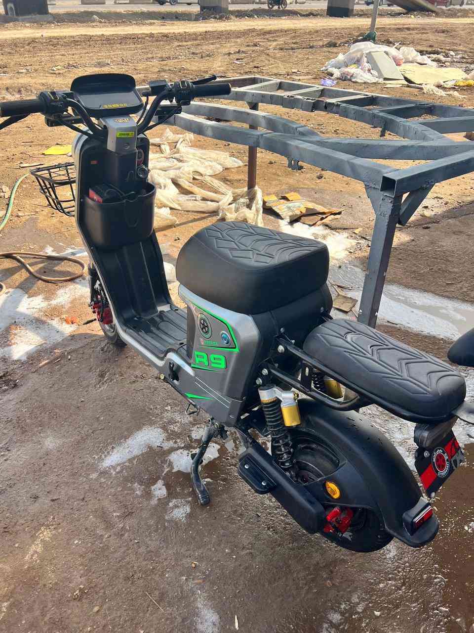 دراجه شحن ار ٩  جديد اي شخط مابيه قبل شهر من مشتريهة السعر ٥٥٠ مكاني بغداد نهايه حي اور  ***********
