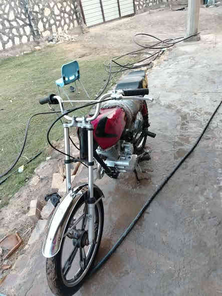 للبيع دراجه الشاصي سيفان
والمكينه امتيار الدراجه خير من الله 
المكان ديوانيه سنيه 
السعر 275وبيها مجال 
الخاص مفتوح 🔓
رقم ***********
