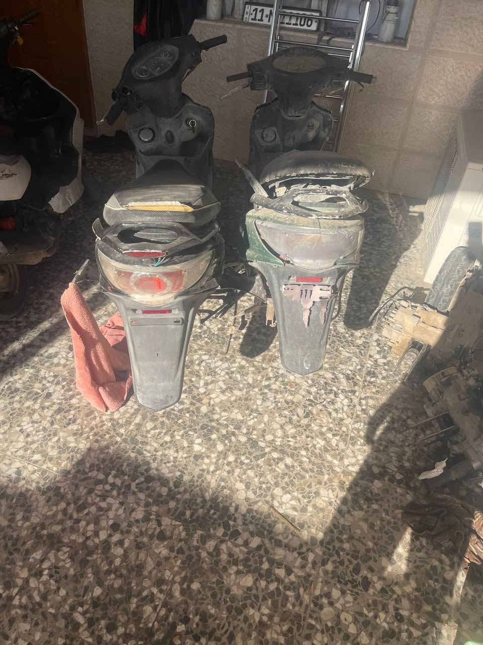 السلام عليكم دراجات 3 جيفور وسبيسي السبيسي شغاله وياها كفرات عوزها بس قبق هندر مجفته جديد الجيفور كاملات ابيعهن كوم حديد السعر 250 وبيهن مجال حگ الجيه‭***********‬
