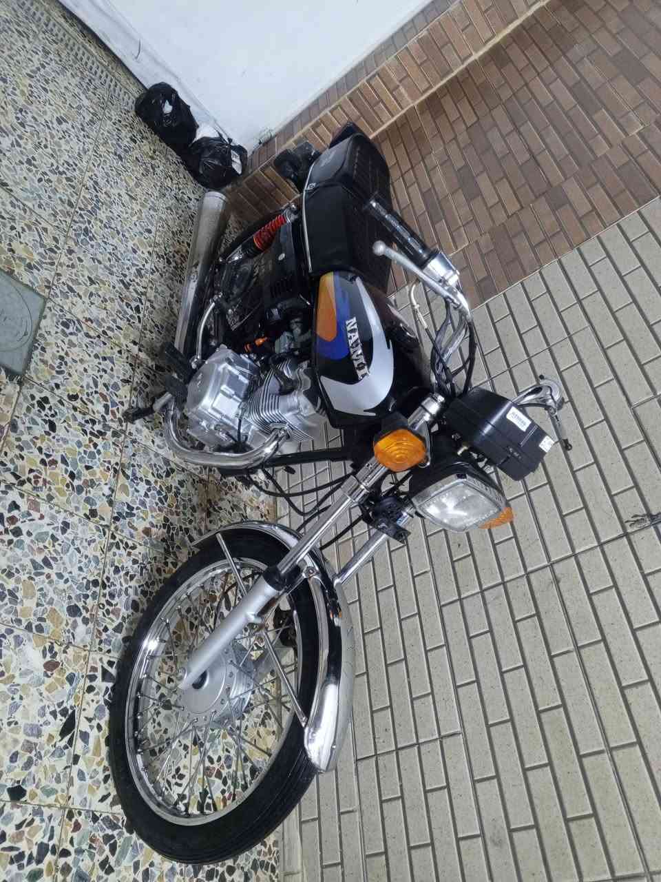 سلام عليكم دراجه نامه شلامجه باب اول نضيفه محركه صالي ربع تشر من شاده مكفوله كهربياته شغاله ما ناقصه برغي نضيفه دراجه مكاني عماره سعر 650 وبيه مجال قليل دراجه بدون ومكفواله عشاير رقمي وتساب بس ***********
