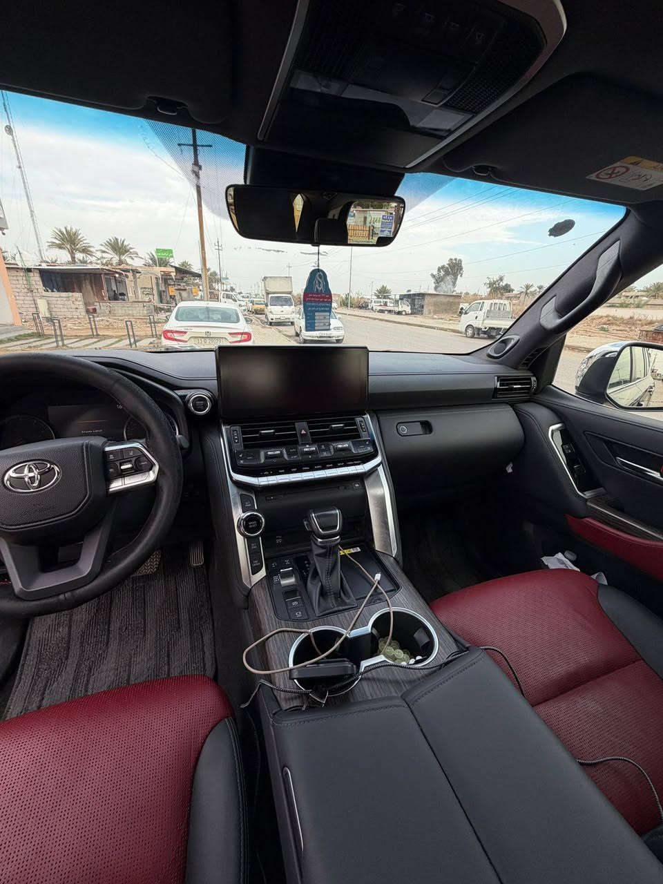 سلام عليكم
للبيع لاندكروز موديل 2024 VX لمتد
شركة تاج العرب 
داخل احمر 
زيرو ماشيه 35 الف فقط زيرووو
رقم بغداد باسمي
مغلفه ppf كامل 
فوووول مواصفات 
ابواب شفط
٤ كاميرات 360
ميموري كشن
٧ راكب كهرباء
كشنات امامي تدفئه تبريد 
كشنات خلفي تبريد
شاشات خلفيه اصليات تتحكم بكل اوبشنات السياره مو تلزيك وعمل
ترايش نفخ
مكفوله زيرو السياره
السعر : 760 ورقة وبي مجال
رقم ***********
مكان بغداد العامرية
