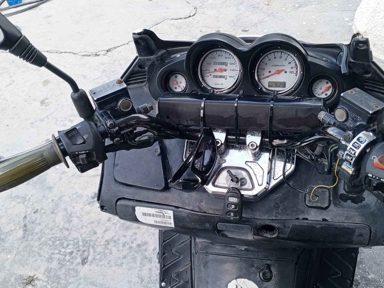 السلام عليكم شباب فورزة 06 للبيع الدراجة جاهزة مكينة لا تنقيص ولا تبخير نظافة الدراجة 70بالمية تايرات نضاف صالصنة بلادية عدادت كلها شغالة فقط عداد سرعة واكف يرادلة الواير مالة السعر 475 وبيها مجال بمكاني بغداد التاجي


**إذا كنت صاحب هذا الإعلان وتريد حذفه لأي سبب، رجاءا أرسل رسالة إلى الدعم الفني**