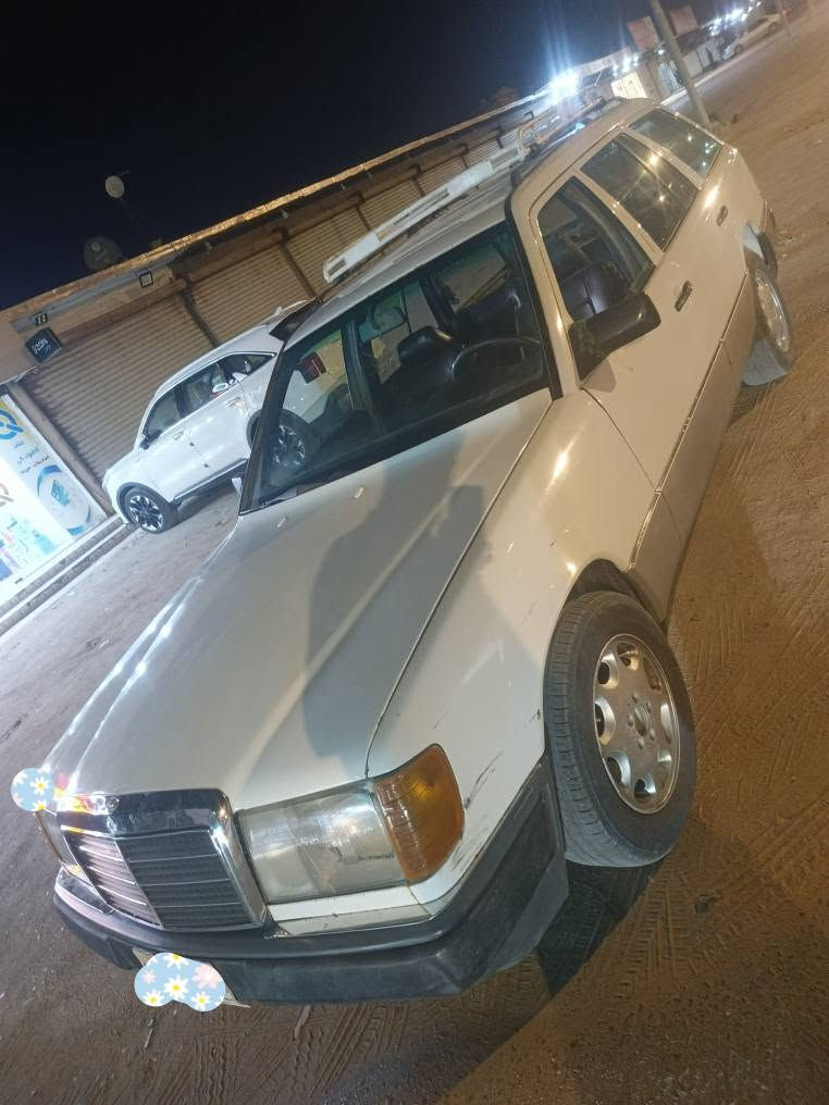 البيع سيارة مار سيدس دب موديل ٨٩ سيارة حلوة مصبوغة جمالية شوف العين رقمها بغداد  تبريد شغال طخم تاير جديد باتري جديد مكينة وكبر خير من اللة البصرة, العراق


**إذا كنت صاحب هذا الإعلان وتريد حذفه لأي سبب، رجاءا أرسل رسالة إلى الدعم الفني**