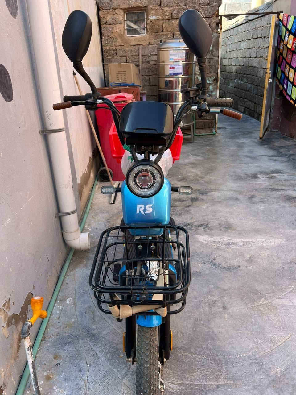 باسكل شحن مستعمل شي قليل جدا يعني جديد موديل 24 حساس بصمه السعر ٤٥٠ وبي مجال الاتصال ***********..***********
