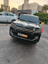 للبيع لاندكروزر ٢٠٢٠ كراند تورنك بحريني فول مواصفات جنطه كهرباء كفاله ...