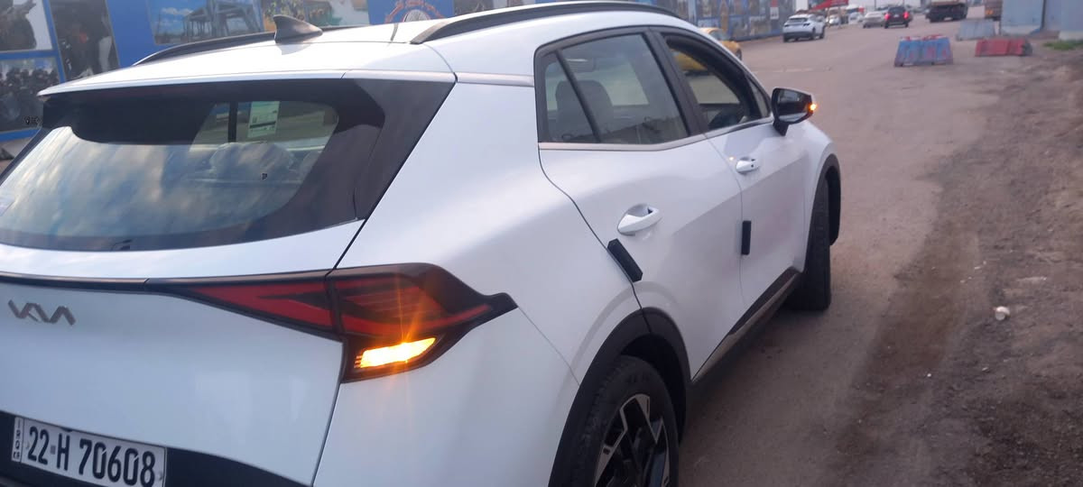 سلام عليكم سبورتج ٢٠٠٠٢٢ رقم اربيل بسمي  سياره بيه صبغ صفحت السايق السعر ١٨٥ وبيه مجال مكان السياره الفلوجه صقلاويه  ***********  ا.   ***********
