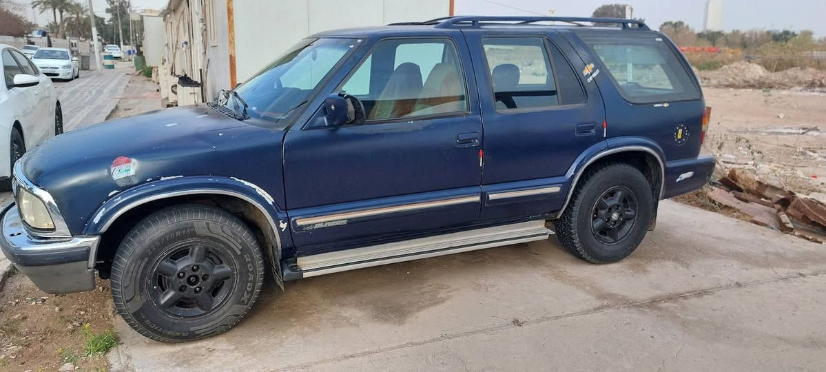 سلام عليكم بلايزر مديل 2000 بغداد محرك  كير نضيف تبريد يشتغل تخم تاير  صدر نضيف كهربائيات تشتغل سعر35 مكاني بغداد ***********
