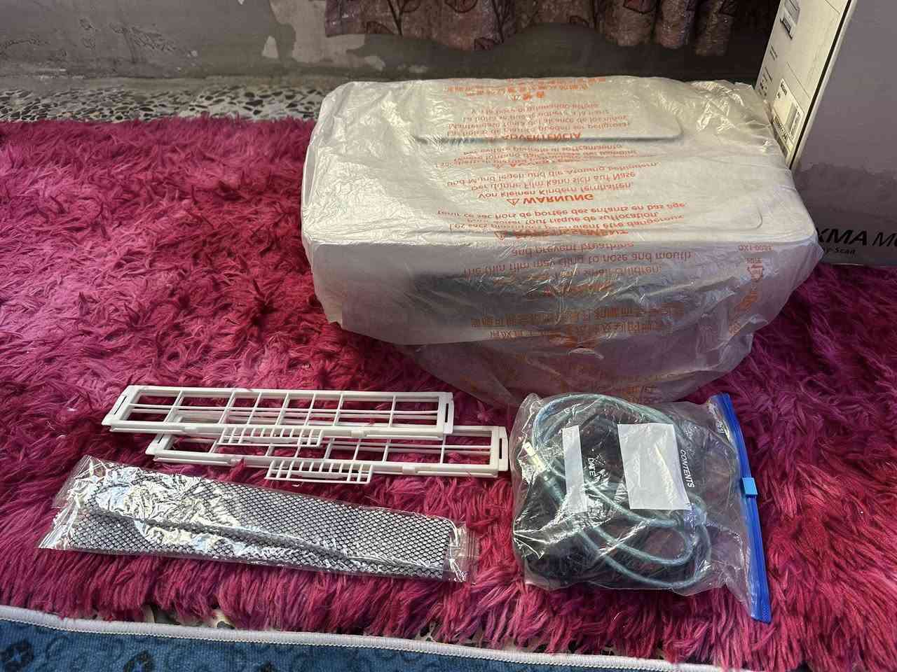 السلام عليكم  عندي هذه الطابعة كانون نوع بيكسما طباعه ملون وعادي وماسح ضوئي اخذتهه من شخص اعتقد كانت عنده مكتبه وبدل مكانه اخذتهه وما استخدمتهه وماعرفلهه .. ابيع على وضعها الحالي بيش تنفعك اكتبلي مكاني بغداد البياع 
Canon Pixma MG2460 
الحبر رقمه مكتوب على الكارتونه


**إذا كنت صاحب هذا الإعلان وتريد حذفه لأي سبب، رجاءا أرسل رسالة إلى الدعم الفني**