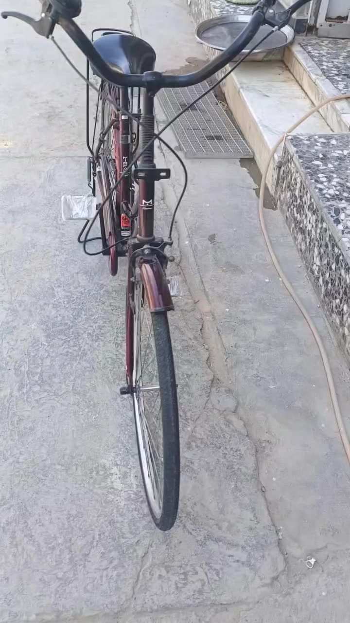 السلام عليكم بايسكل موديل 2019 نضيف بي شخوط قليله وسعره قفله 155 ومكاني بصره حي الزيتون واي استفسار تردون هاذ الرقم الواتساب ***********
