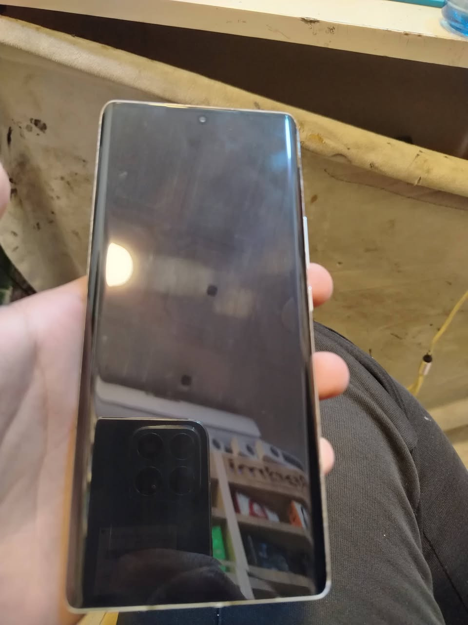 جهاز هونر 70 كله شغال ما بي اي عيب فقط فطر بالشاشه ما مأثر نهائيا
السعر ١٦٠ الف وبي مجال بسيط
*********** واتساب
