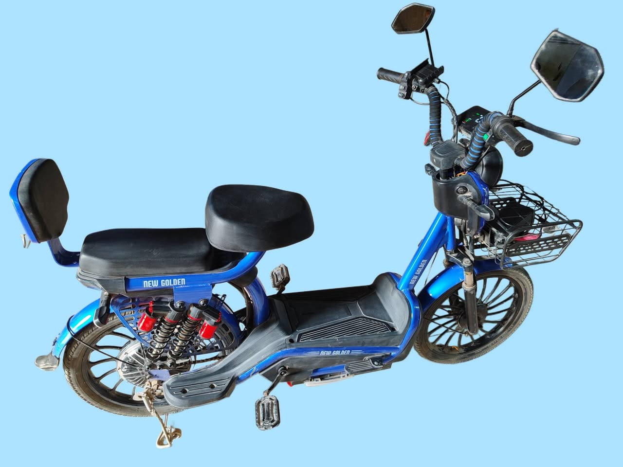 السلام عليكم
بايسكل كهربائية ممتازة للبيع
قفل بصمة وكهربائيات كلها شغالة 💯 
اربع سرعات ✨
خمسة بطاريات اصلية 💯 
تمشي 25 كيلو تقريبا 
من شهور مشتريها 350 دولارو البيع بداعي السفرر 
السعر 270 دولار تواجد اربيل دوسايد مخمور 
***********
الي رايد بس يستفسر دون نية شراء اعتذر منه
