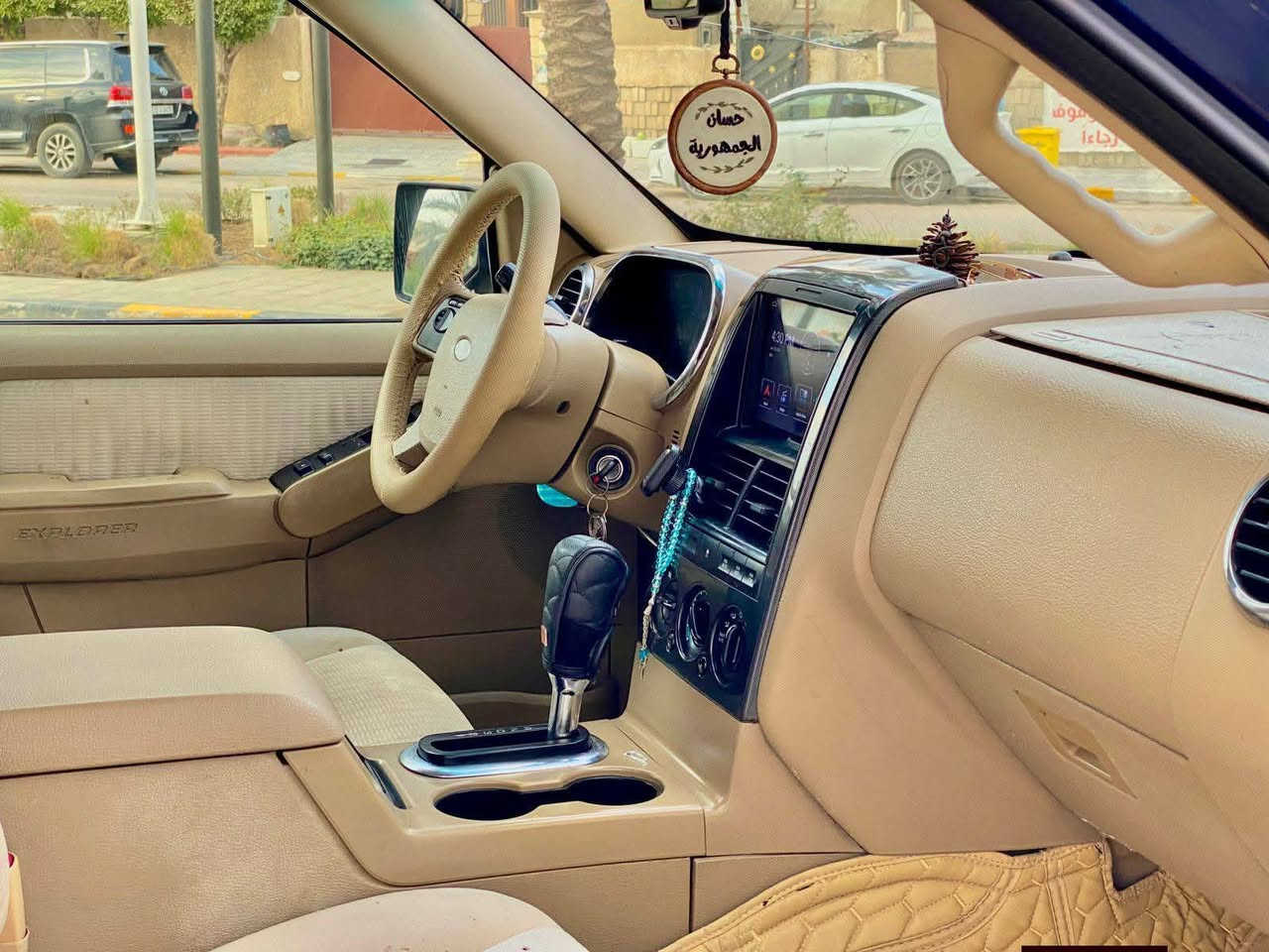 للبيع او مراوس حسب القناعه
فورد اكسبلور 2008 
مكفوله من الصبغ او التبديل 
مكينه سته سلندر 
كير مكينه مكفولات 
تخم تايرات جدد 
صدر نظيف 
كهربائياتها كلها شغاله 
ترايها كلش حلو ورقم سليمانيه دولي بأسمي
 مكاني بغداد شارع فلسطين ***********

السعر 110 وبيه مجال
