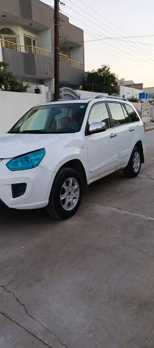 السلام عليكم سيارة شيري اتيكو موديل ٢٠١٣ سيارة فول مواصفات وما بي صبغ بس شبر سقف سلايت  جاماات شفط سنويه لل٢٧ وبأسمي والسيارة غنيه عن التعريف مثل ما واضح بالصور السعر ٧٠ وبي بسيط 
***********
