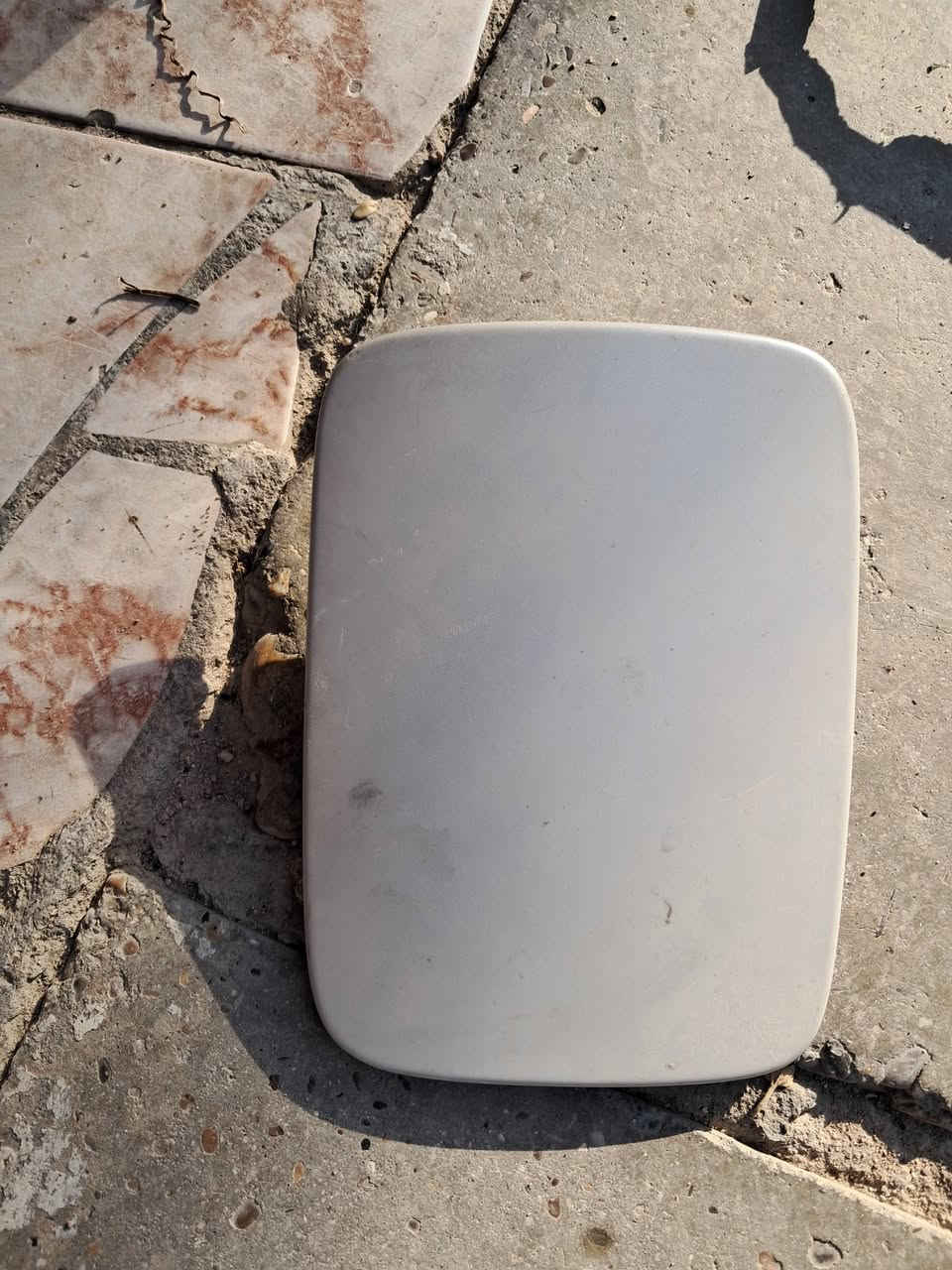 سلام عليكم
بگلايت بطه مصل اصلي بي ضربات خفيفه سعره 175 وبي مجال
 بگلايت تجاري مستخدم نضيف سعره 100 وبي مجال
عينه كيجات ليزري بطه 50 الف 
قبق بانزين بطه لؤلوي  50 الف 
مكلف بالنشر  رقم صاحب الغراض
***********
