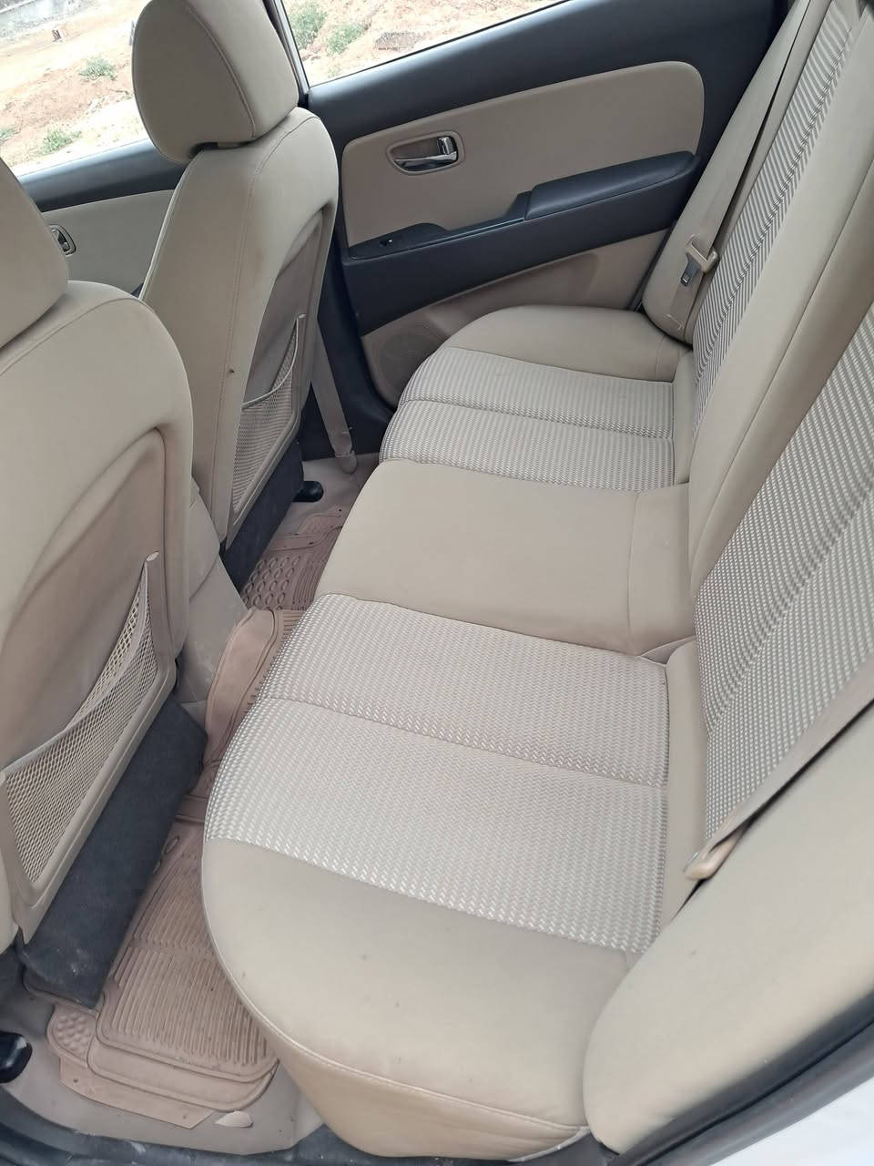 النترا ٢٠١٠رقم سليمانيه ماشيه ١٣٣الف سياره وضع شركه مكفوله من الرصوع والبارد كير ومحرك شرط بيها باب خلف السايق رش اثر شخوط السعر ١١٥وبيها مجال شويه مكاني تكريت الديوم للاتصال ***********
