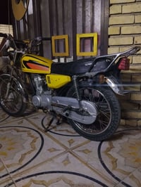 دراجة نارية • بدون أوراق • أصلية