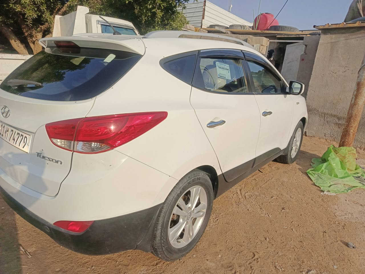 السلام عليكم توكسان موديل 2013وارد خليجي
مكفولة كفالة عامة  تبريد ثلج شغال رقم انكليزي 11 بغداد 
المكان كربلاء حي شهداء الموظفين 
السعر 160وبيهه مجال 
السيارة خير من الله جاهزة ماعايزة شي 
***********
