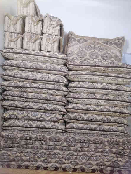 جلسه سعودي 14 متر.. 7 دوشك.. اسفنج حبيبات مضغوط.. دوشك عالي 7 سم الارتفاع.. ***********.. واتس
