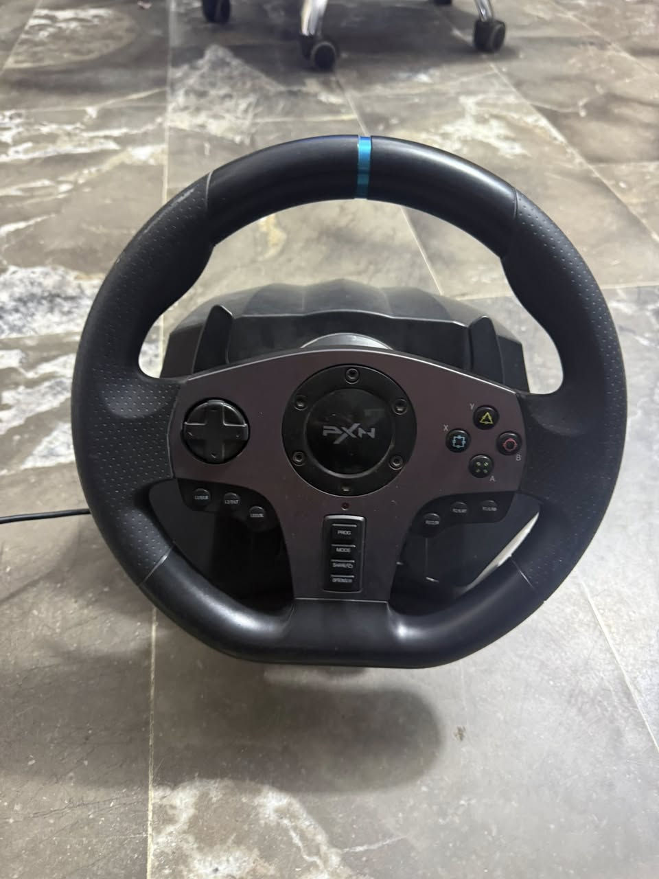 السلام عليكم للبيع دركسون V9 pxn
‏كير عادي  يوجد فيه شفتات تحريك فره كامله جهاز نضيف مستعمل قليل السعر / 90 بي مجال بسيط 
الاستفسار/ *********** 
ملاحضه / يوجد توصيل  🚚
