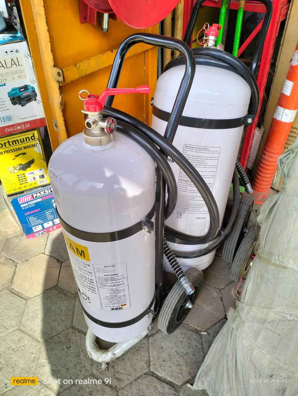 شركة رصينة لتجهيز وتنصيب منضومات الاطفاء وعدد السلامة وجميع انواع واحجام المطافئ باسعار تنافسية 
***********
