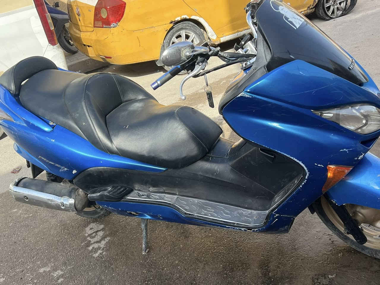 فورزه 09
للبيع نضيفه دراجه مكينه كفاله وين متريد بس مفتوحه
كلجات جدد 
تايرات جدد
دبلات جدد
ونصبتها شوفت عينك 
راديها 850 وبيها مجال
مكانها بغداد مدينة الصدر  
***********
