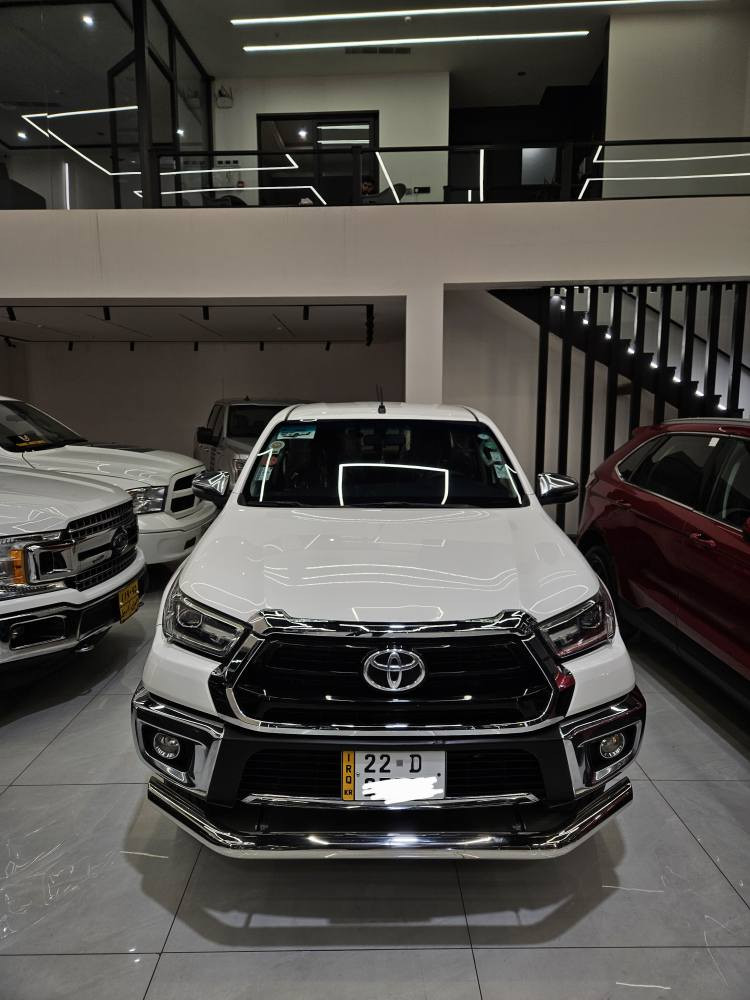 تویتا هايلوكس ٢٠٢١ 4×4
سيارة بي مكانين صغير PDR باقي مابي شيء.
ماشي ١٢٠ الف كيلومتر 
 رقم اربيل دولي 
رقم و سنوي و هزة كلشي جديد 
سعر ٢٦٣ ورقة و بها مجال 

0750 052 1941 what's up أربيل, العراق
