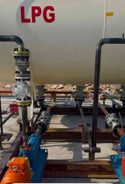 السادة المستثمرين أصحاب المحطات ومنافذ الغاز تم وصول خزانات غاز LPG الى مخازن شركة قمة النرجس للخدمات النفطية سعة 5 طن وسعة 10 طن مع وصول أنابيب كربون ستيل وملحقاتها وتم افتتاح فرعنا الثاني في منطقة التاجي والعمل على تصنيع اسكد LPG بجميع السعات وبانسب الأسعار مع وصول مضخات جميع السعات ووصول مخفضات الضغط ومقاييس الضغط مختلف المناشئ مستعدون تجهيز وتنفيذ وعمل محطات ومنافذ ومعامل الغاز مع تحيات شركة قمة النرجس 
للخدمات النفطية 
***********
***********
