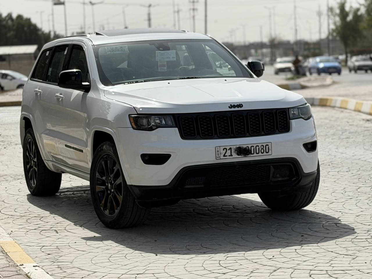 السلام وعليكم 
جيب 2017 فول لسياره 
رقم مميز 
ماشيه72
حادث كلش بسيط وخفيف وبدون دواخل 
صبغ قطعتين فقط
مكينه كير كفاله
مكينه 6v 
لموصفات؟
1-فتحه
2-بصمه
3-كشنات جلد 
4-كراسي تدفئه تبريد
5-كرسي كهرباء
6-جنطه كهرباء
السياره احلى من صور بهواي
السعر 220بيه مجال بسيط 
مكان بغداد 
الاستفسار ***********
