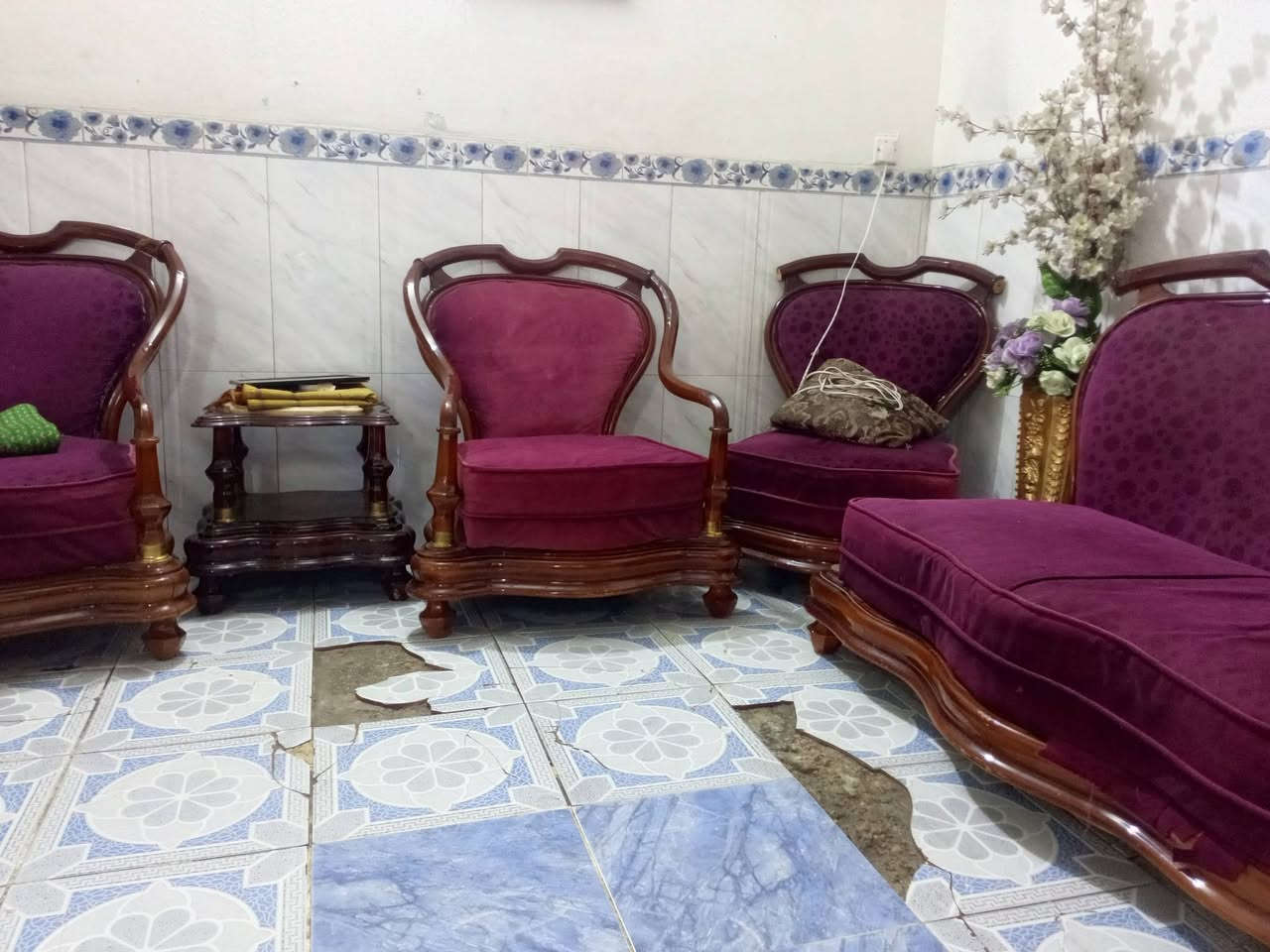 سلام عليكم تخم اليدات موجودات للبيع استفسار على رقم ***********
