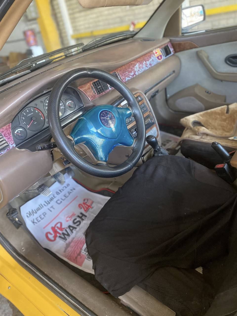 السلام عليكم سمند ٢٠١١
نواقص بسيطة قمجي مال جنطة يدات باب خلفي عنبار بريك مرات ينفس وبعد جم شغله بسيطة 
كير محرك خير من الله تبريد شغال
بيهة جاملغ امامي واحد واكو فتحة بالجنطة لان معوجة بالايد مو ضربه تفحص وتجيك براحتك مكاني بغداد فلكة حي النصر *********** ممتواجد فيس بس رصيد و واتساب السعر ٢٤ وبيهة مجال
