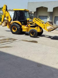 جي سي بي موديل 2000 رقم بغداد جاهزه للعمل مكفول كفاله عامه للاستفسار ا...